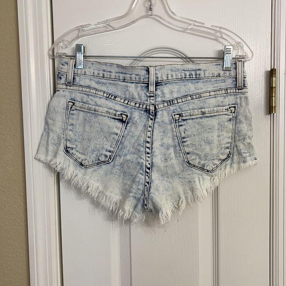 High wasted fringe shorts - Picture 2 of 3